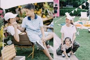 应采儿晒与两儿子合照