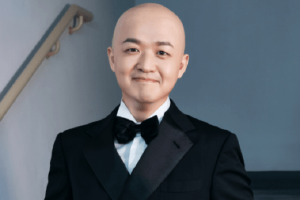 包贝尔喊话金扫帚奖创办人程青松