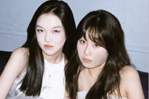 16岁李嫣晒高清正脸照化浓妆打扮成熟