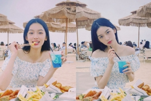 周也沙滩海边随拍好清新 锁骨纤瘦美丽