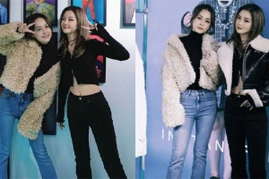 Twins比耶合照俏皮可爱大秀长腿蛮腰