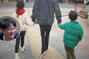 黄磊晒带娃游玩照把腿p超细