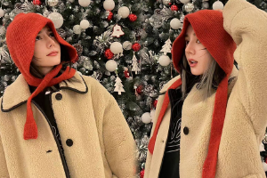 热巴穿毛绒外套戴小红帽