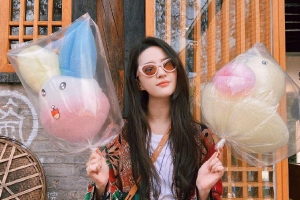 刘亦菲晒《去有风的地方》花絮照