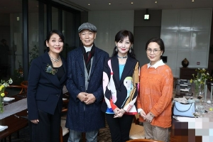 罗家英阳康后出席杨盼盼女儿婚礼