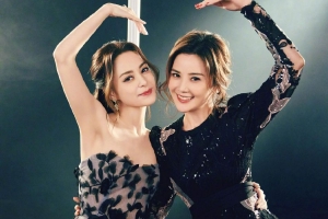 阿娇阿sa着同色系礼裙拍大片