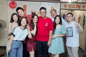 王大陆与蔡卓宜父母亲人合照