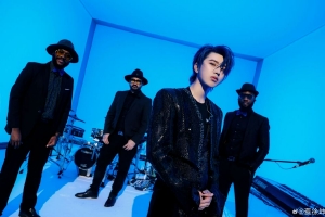 蔡徐坤工作室就舞台背景抄袭道歉