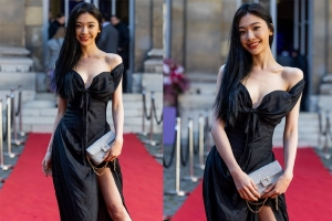 易梦玲穿高开叉礼裙现身时装周状态好