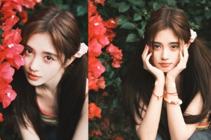 鞠婧祎托腮微笑卖萌少女感十足