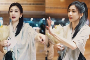 贾静雯扎高马尾清爽干练