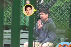 田亮陪女儿森碟打网球贴心十足