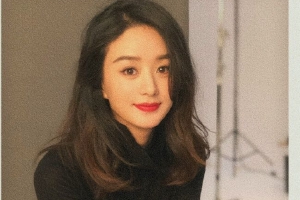 工作室晒照庆祝赵丽颖出道17周年