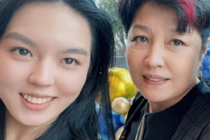 李咏女儿法图麦哥伦比亚大学毕业