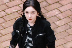 杨幂头扎双麻花辫少女感满满