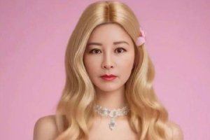 杜华晒芭比造型美照秒变女团辣妹