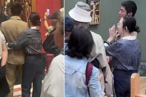 杜江夫妇甜蜜看画 霍思燕背后抱老公