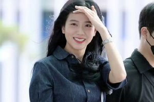 金智秀承认恋情后首现身机场