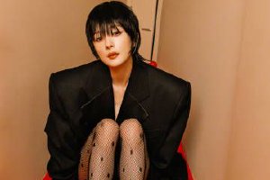 杨幂黑色服饰搭配短发造型拍大片