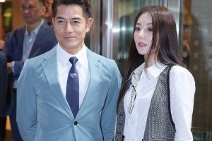 郭富城携妻子方媛现身马场