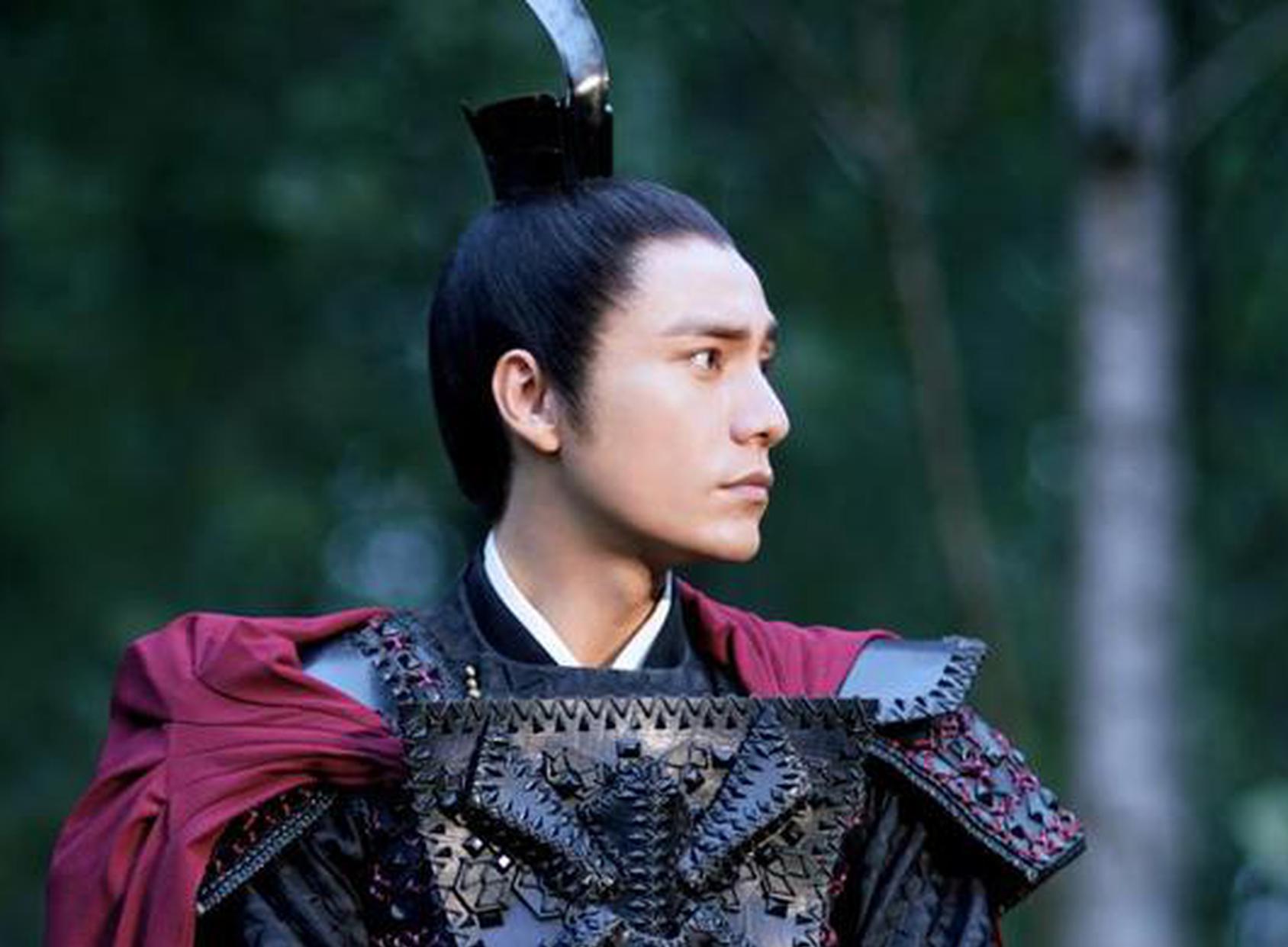 陈坤在《天盛长歌》饰演皇子宁弈，是他阔别电视荧屏八年之后的首部回归之作。