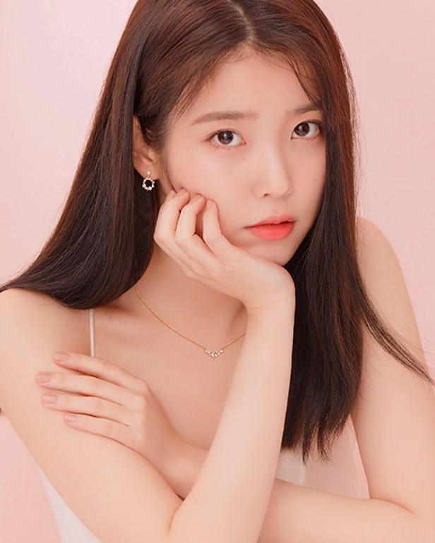 IU