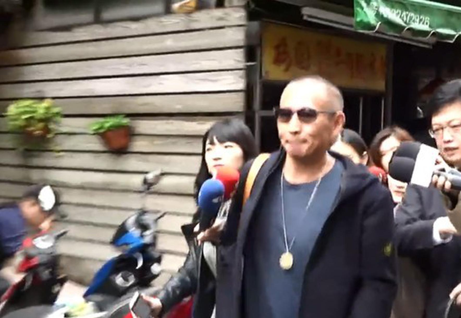 导演钮承泽日前被爆性侵剧组女做事人员,引首各界哗然。