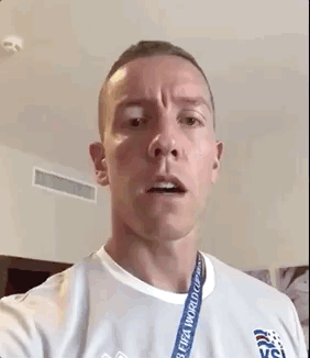 冰岛队门将隔空喊话张艺谋:希望一起合作拍戏