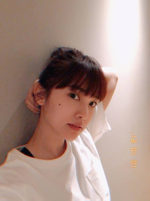 杨丞琳晒照。