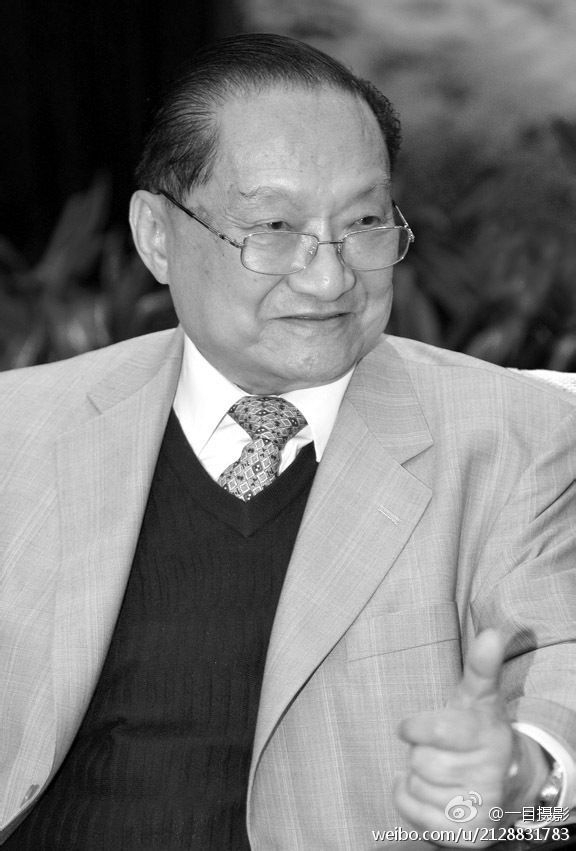 武侠小说泰斗金庸（原名查良镛）于2018年10月30日下午在香港养和医院逝世，享年94岁。