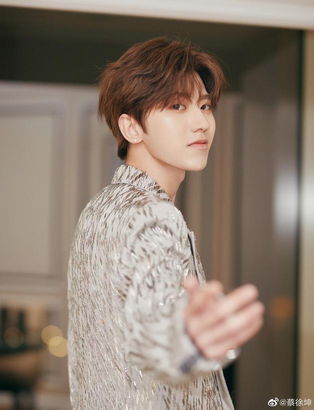 零和外汇:2019娱乐年度人物蔡徐坤:顶流是认可更是责任