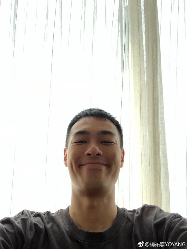 杨祐宁自拍