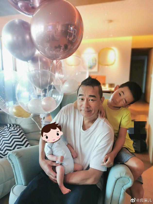 應採兒曬陳小春與兒子合照