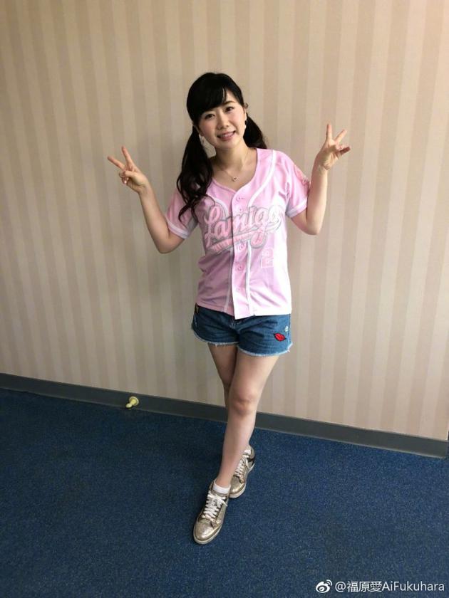 福原爱化身棒球少女元气满满 被老公赞像个小学生_新浪黑龙江_新浪网