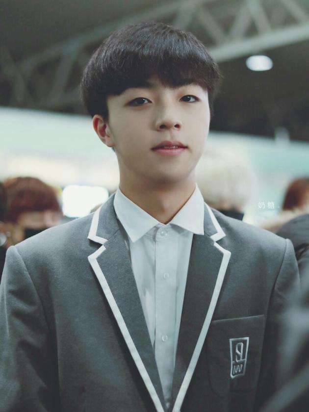 为谢粉丝陈立农日本街头热舞 吸引路人围观狂