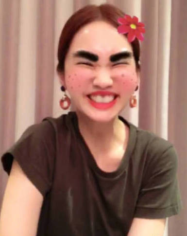 杨丞琳直播加夸张特效