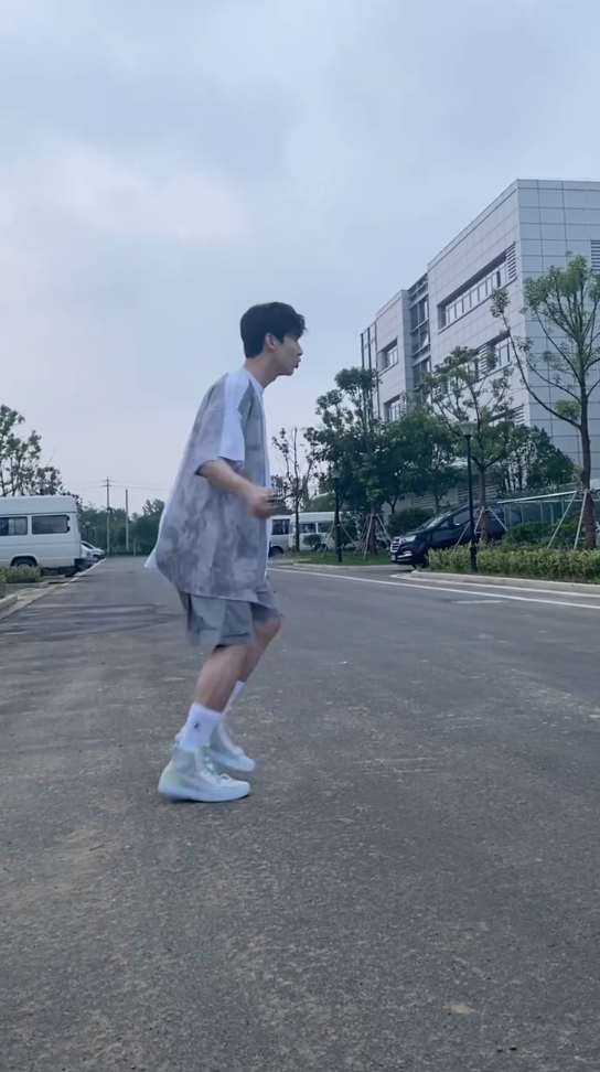 白敬亭