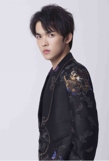 著名琵琶演奏家赵聪全新乐歌《红旗升》庆祝新中国成立70周年