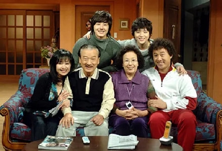 韩剧《搞笑一家人》