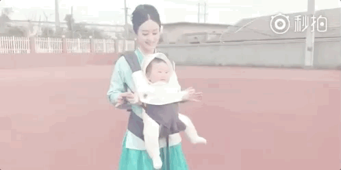 熊孩子十分不给面子的大哭