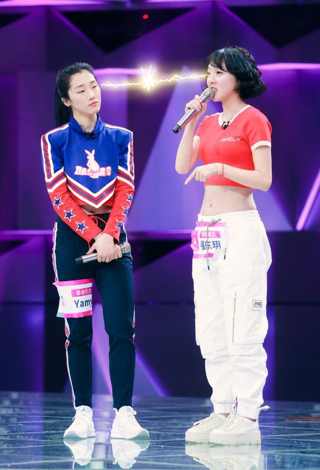 yamy（左）强东玥（右）