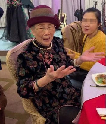 梅艳芳母亲办95岁寿宴。