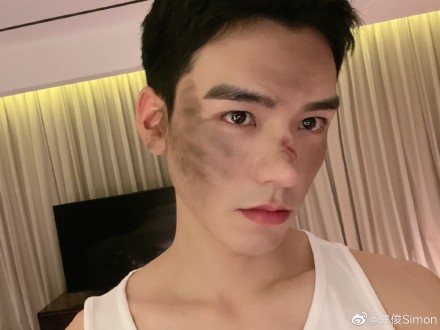 奥运冠军张家齐隔空表白龚俊:又高又帅又可爱