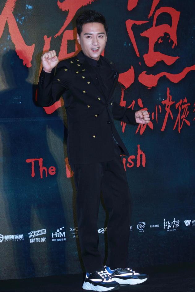 郑人硕片中饰演处理怪事的师父