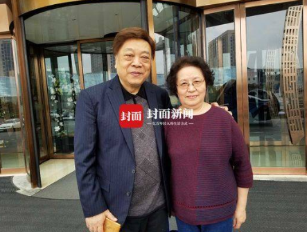2018年在浙江台州,封面新闻记者为赵忠祥和夫人张美珠,拍摄的恩爱珍贵照片