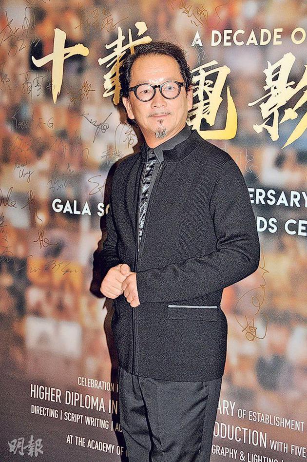 廖启智获颁“杰出贡献奖”,谦称自己在教育方面还要继续努力。