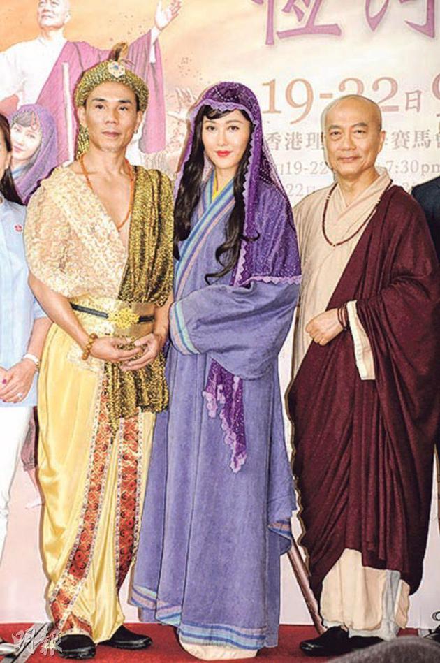 最快明年“造人” 李彩桦透露老公禁拍吻戏