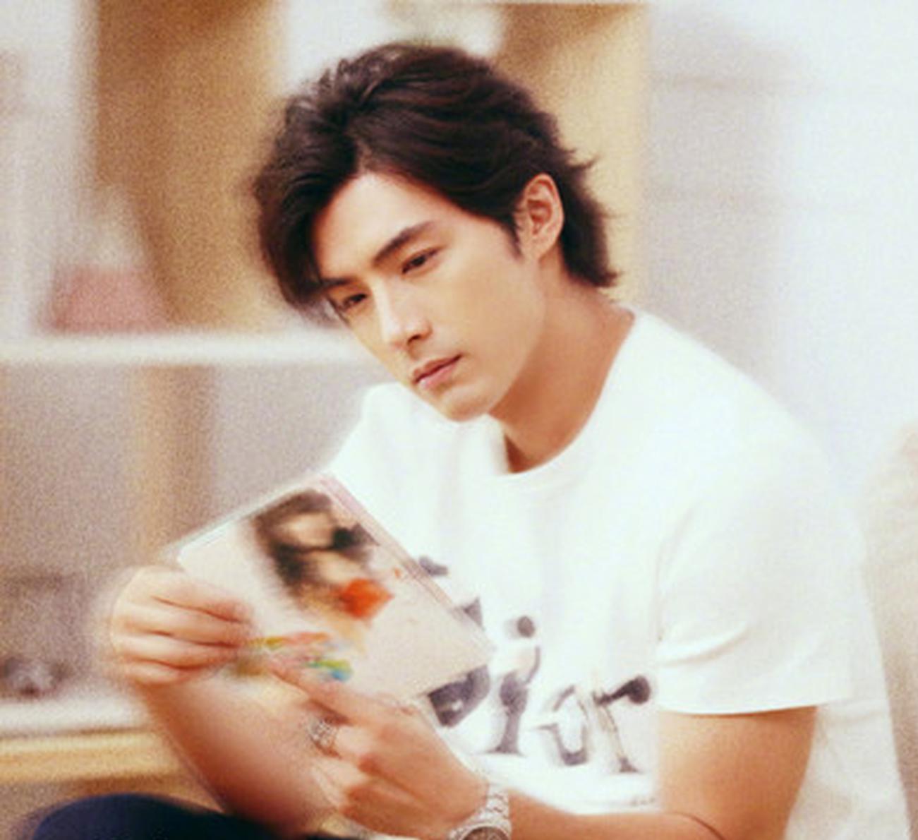 贺军翔晒帅照藏亮点 与杨丞琳“恶魔CP”再发糖