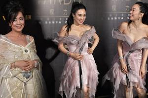 钟丽缇超低胸装秀上围 和齐豫同台比美