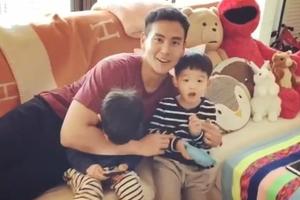 彭于晏与范玮琪双胞胎儿子玩的嗨